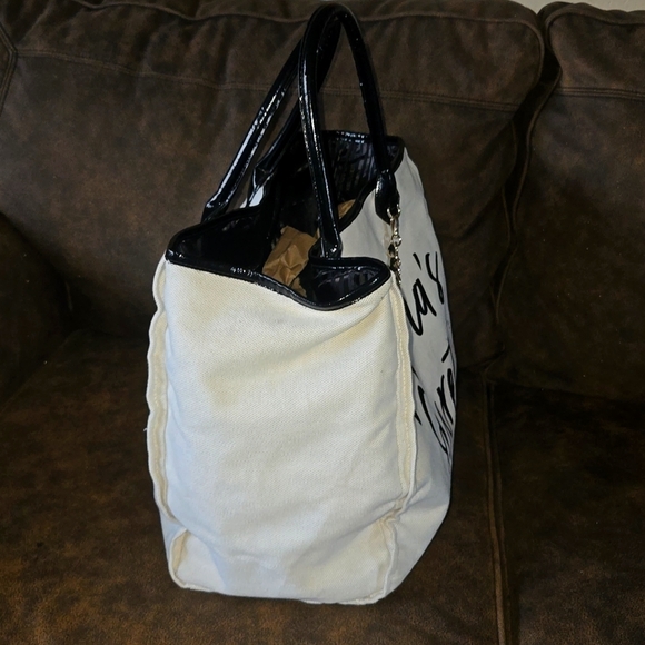 2019 Retired Victoria's Secret Spacious Tote Bag with Stars & Heart Design - Picture 5 of 11